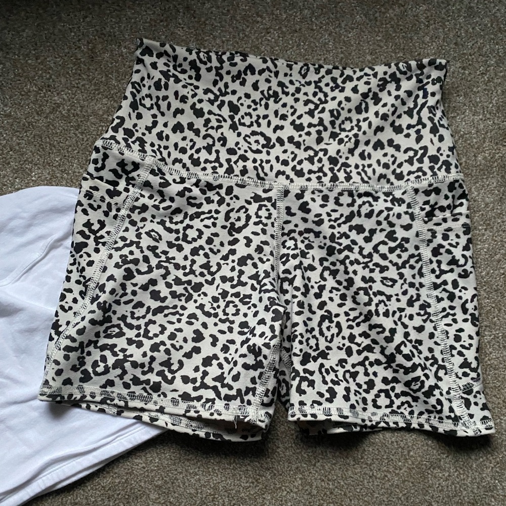 NWOT Evolution and Creation High Waisted Active Leopard Print Biker Shorts